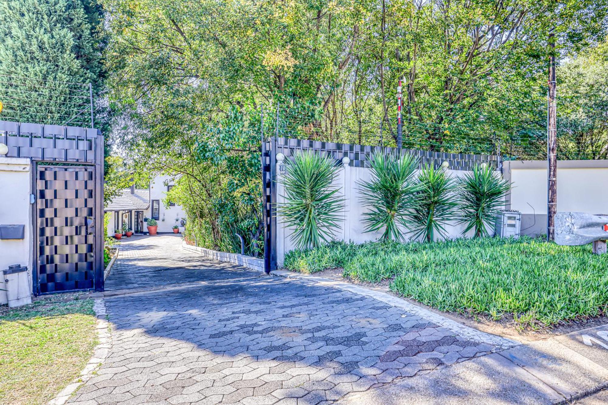 The Bedford Manor Centurion Exterior foto