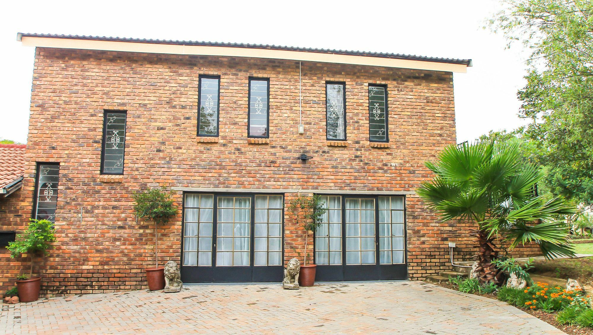 The Bedford Manor Centurion Exterior foto