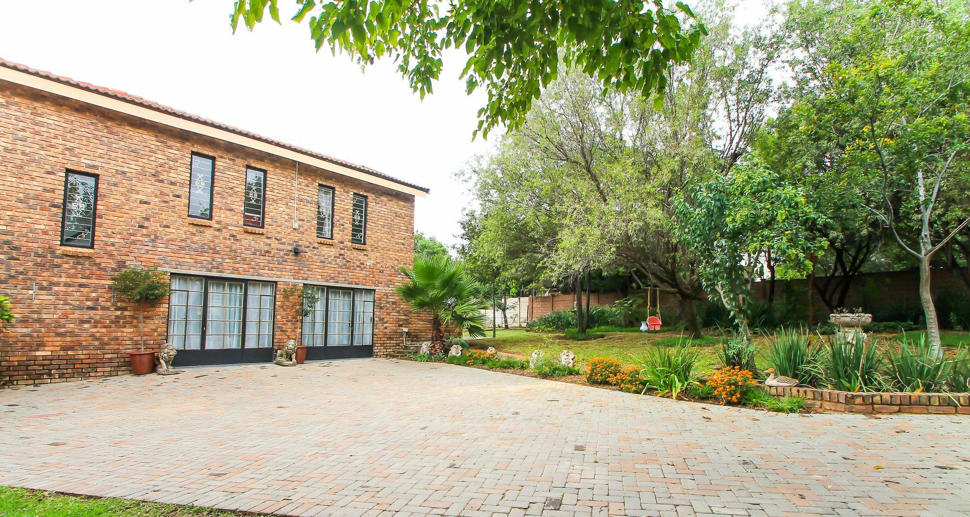 The Bedford Manor Centurion Exterior foto